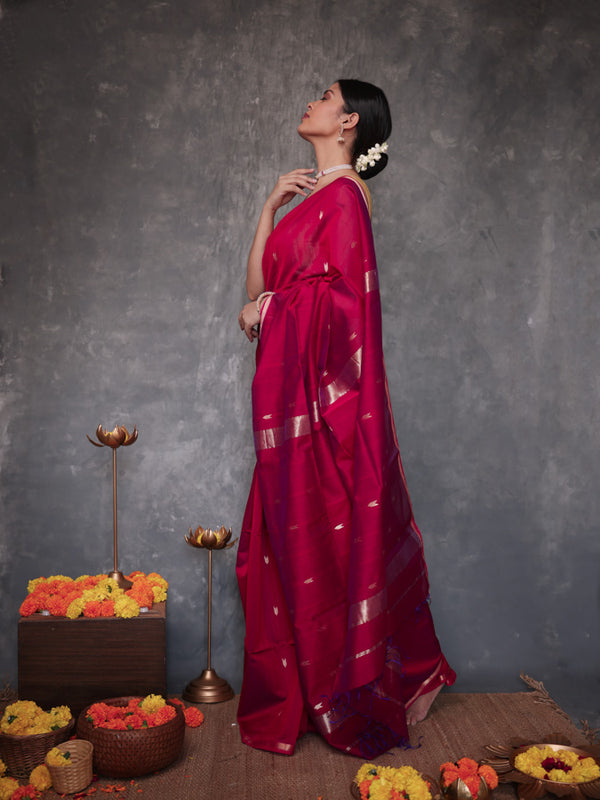 Bloom coral saree ( Shipping time - 20 days )