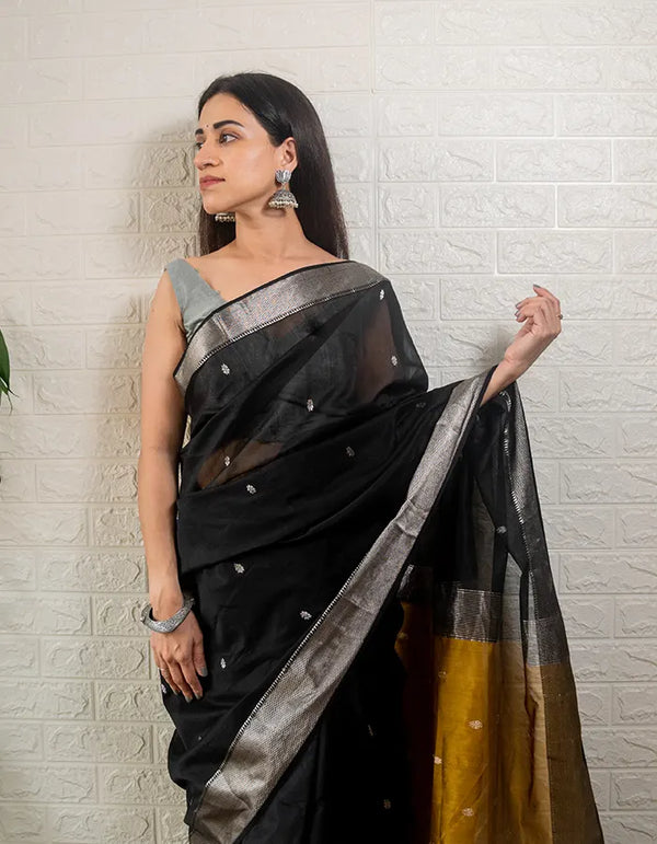 Chavi Saree