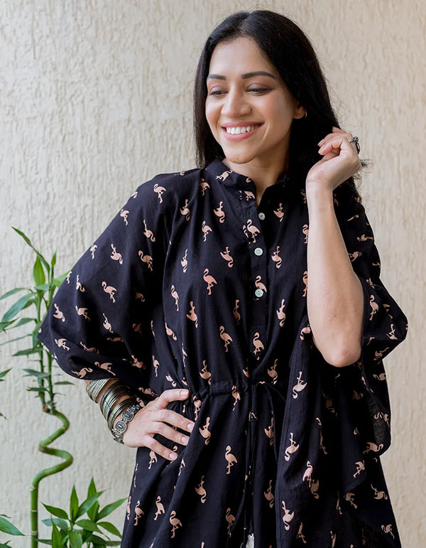 Black flamingo motif Ajrakh print kaftan with collar