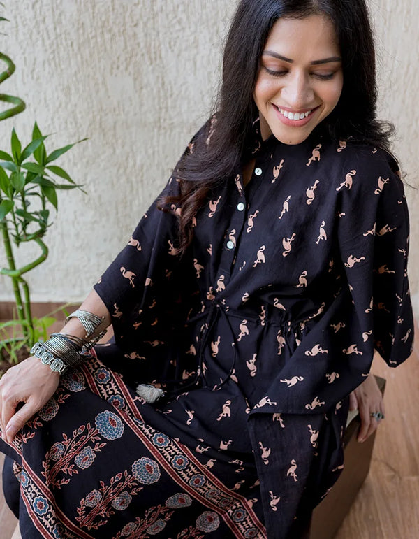 Black flamingo motif Ajrakh print kaftan with collar