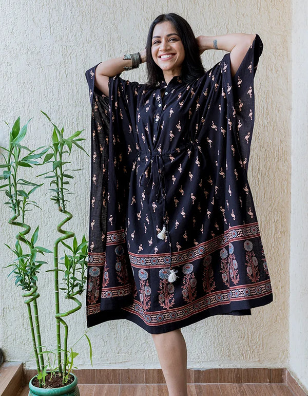 Black flamingo motif Ajrakh print kaftan with collar